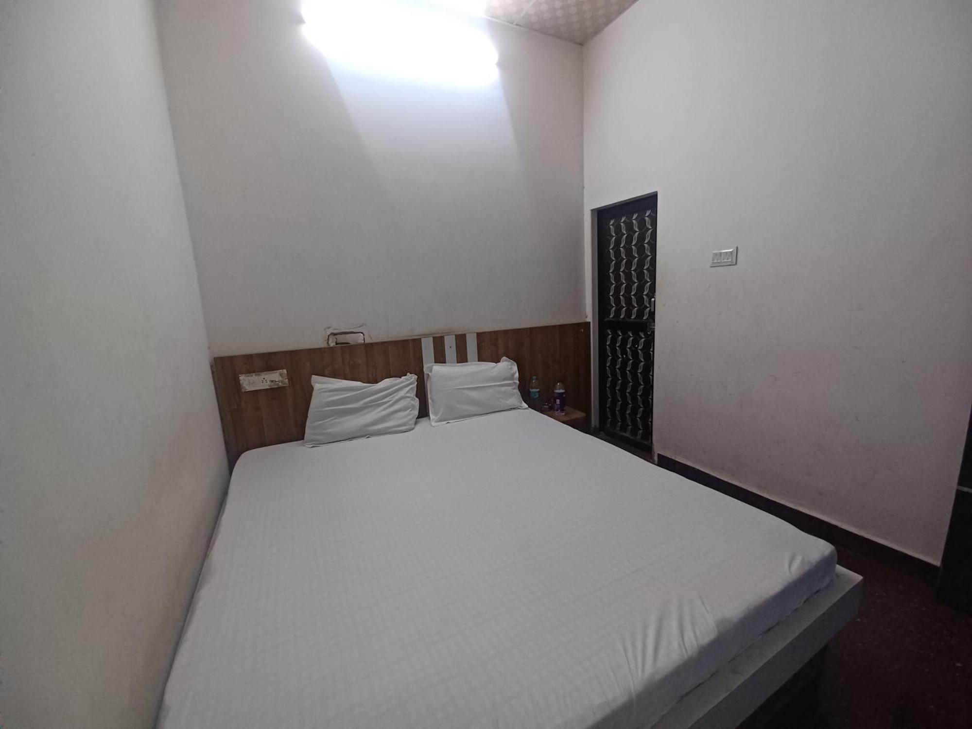 Athitya Hotel And Resort Sikar Room photo